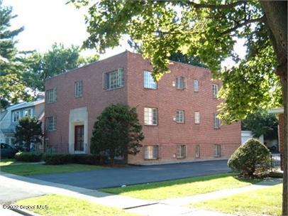 31 Parkwood Street Albany NY 12208