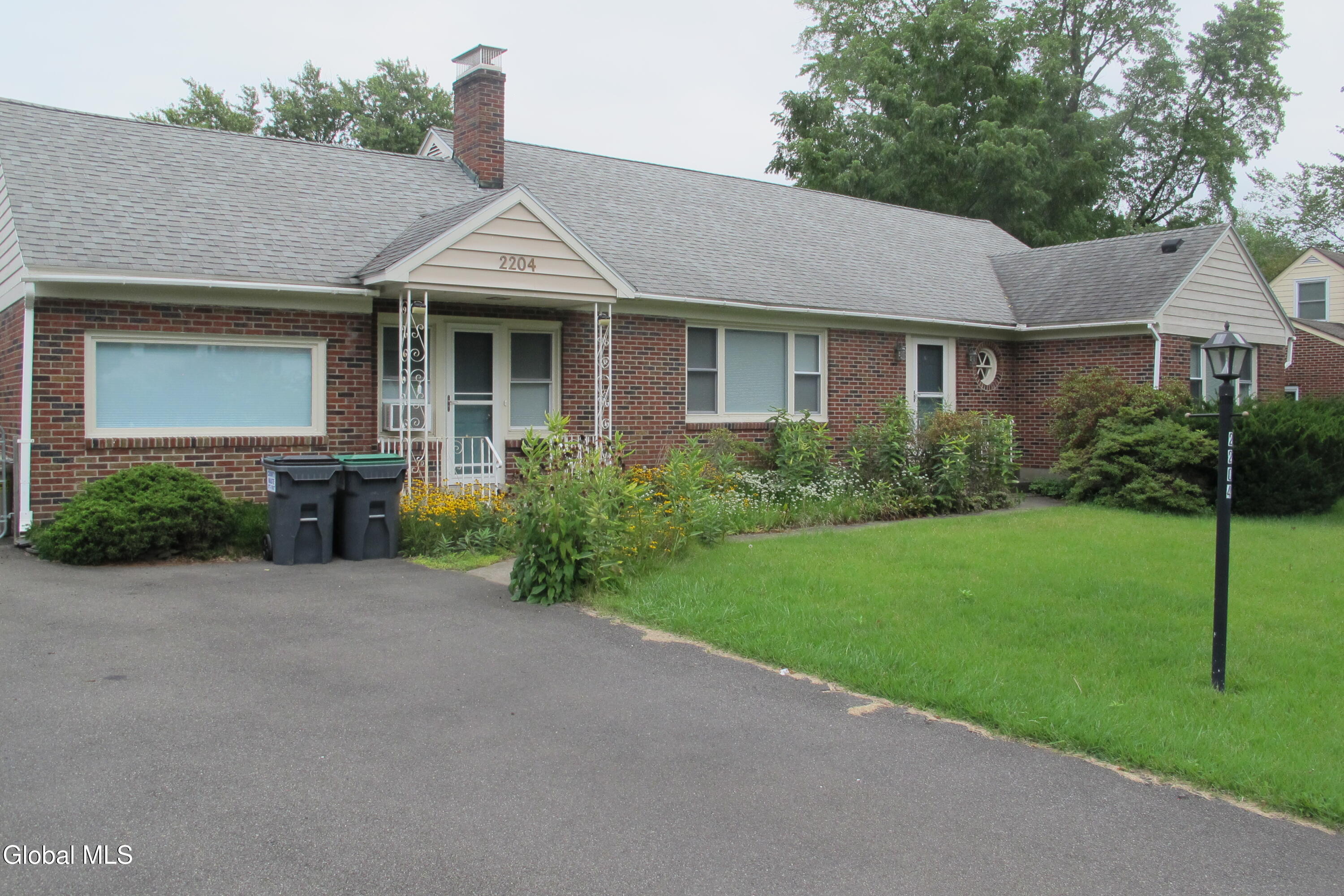 2204 Dean Street Niskayuna NY 12309