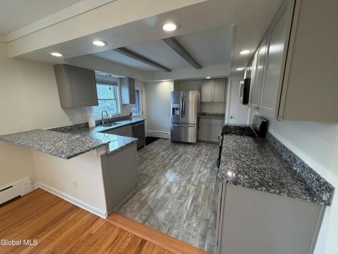2204 Dean Street Niskayuna NY 12309
