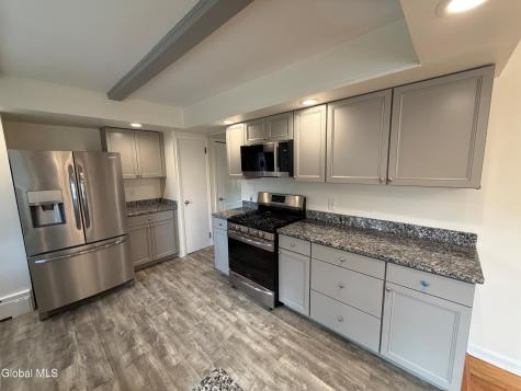 2204 Dean Street Niskayuna NY 12309