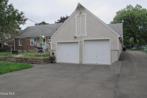 2204 Dean Street Niskayuna NY 12309