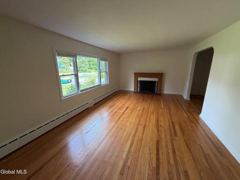 2204 Dean Street Niskayuna NY 12309