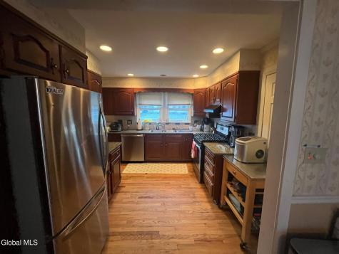 147 Nelson Saratoga Springs NY 12866