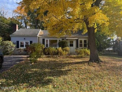 13 Parkwood Drive Colonie NY 12205
