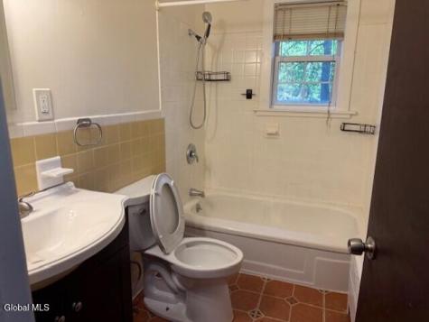 13 Parkwood Drive Colonie NY 12205