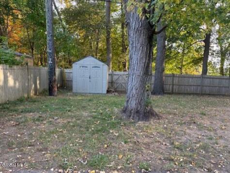13 Parkwood Drive Colonie NY 12205
