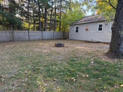 13 Parkwood Drive Colonie NY 12205