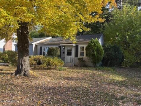 13 Parkwood Drive Colonie NY 12205