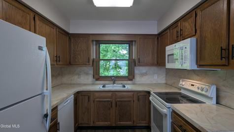 821 Salina Street Schenectady NY 12308