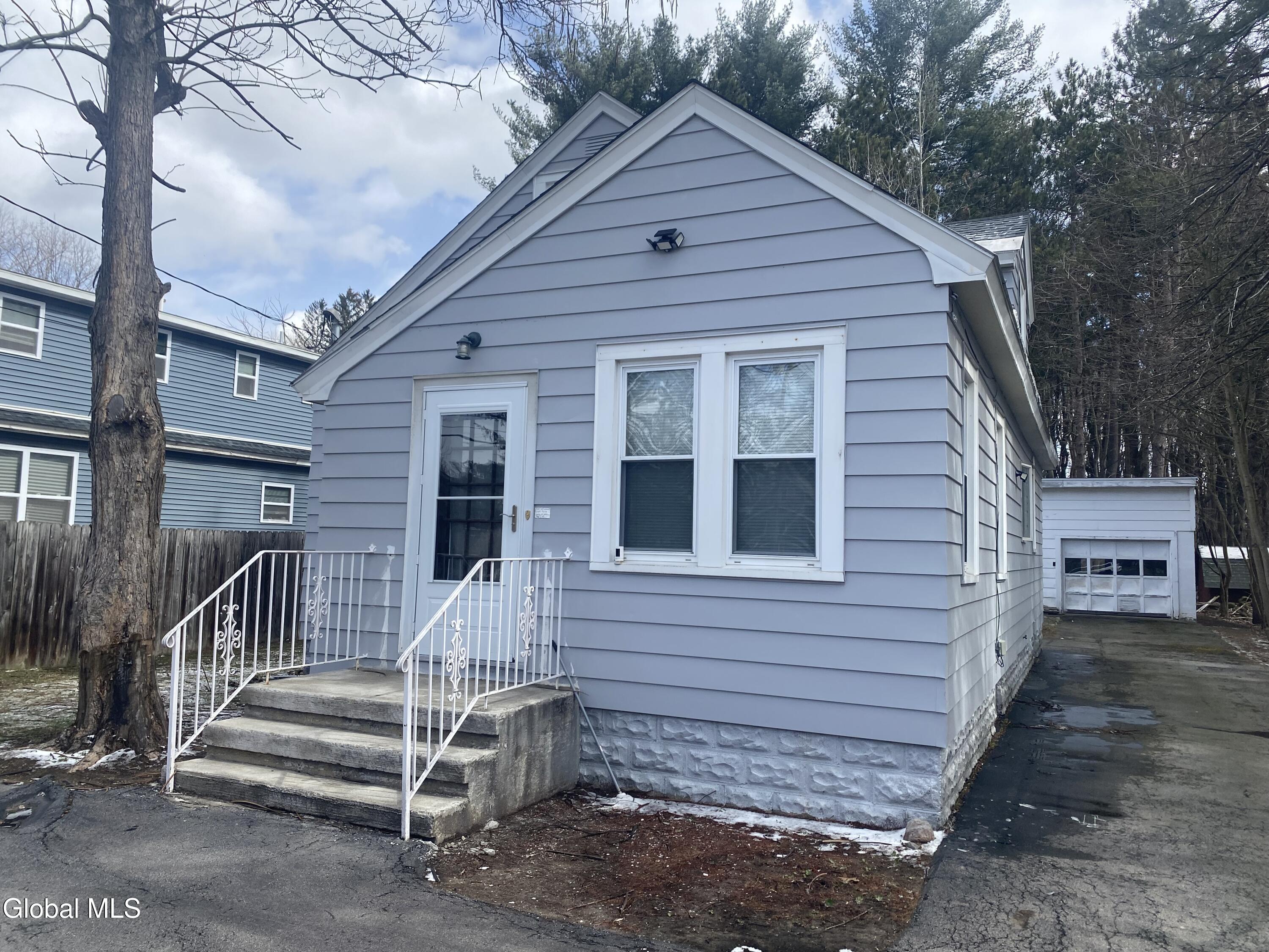 2971 Hamburg Street Schenectady NY 12303