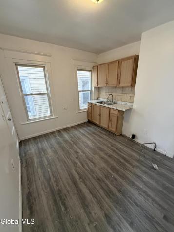 82 Robinson Street Schenectady NY 12304