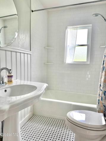 2145 New Scotland Road Slingerlands NY 12159