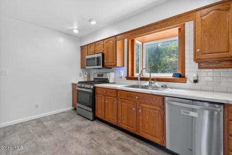 1321 W High Street Malta NY 12020