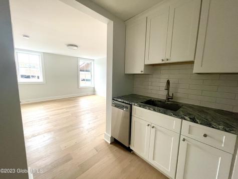 423 Broadway Saratoga Springs NY 12866