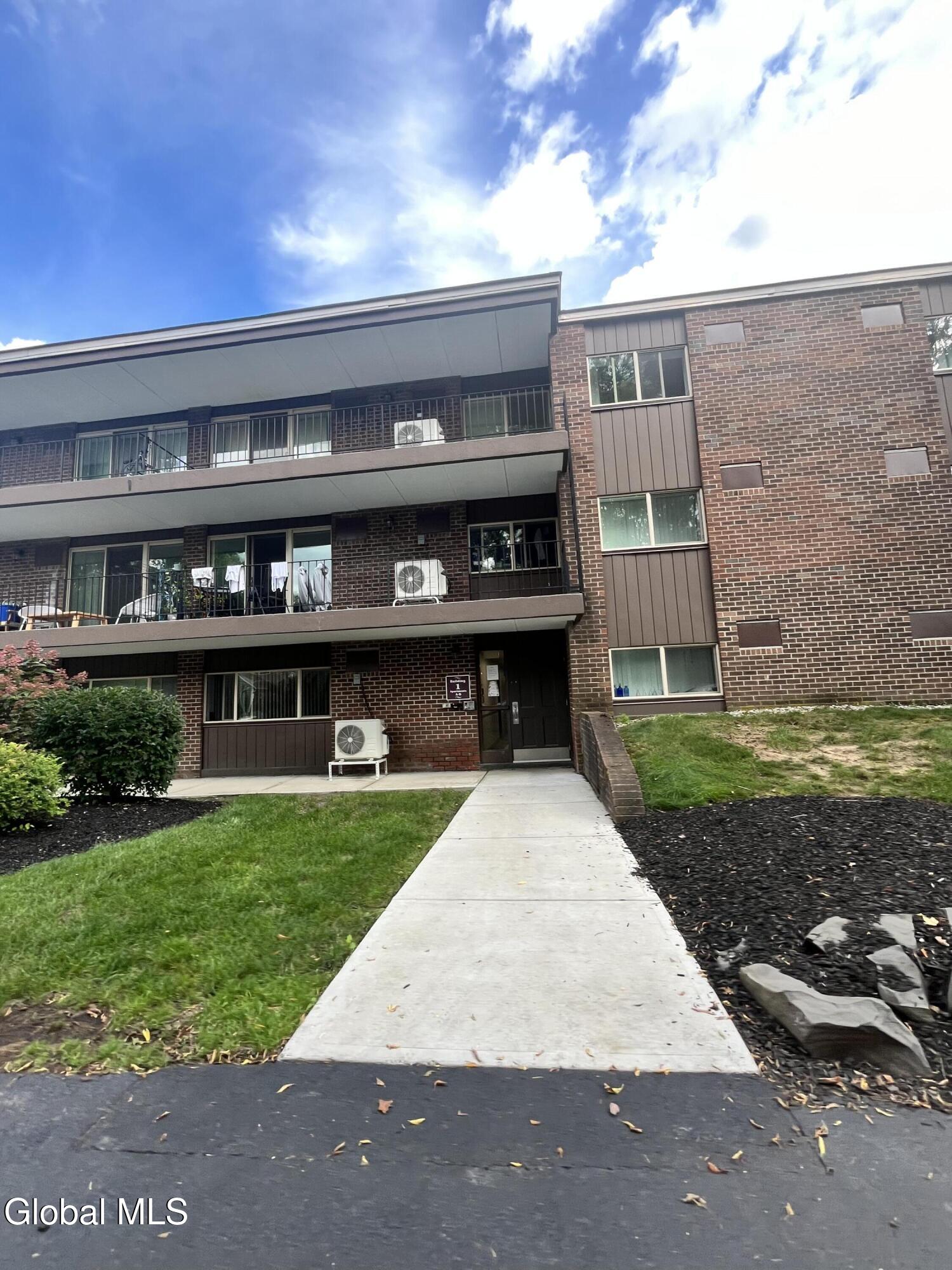 82 Crescent Street Saratoga Springs NY 12866