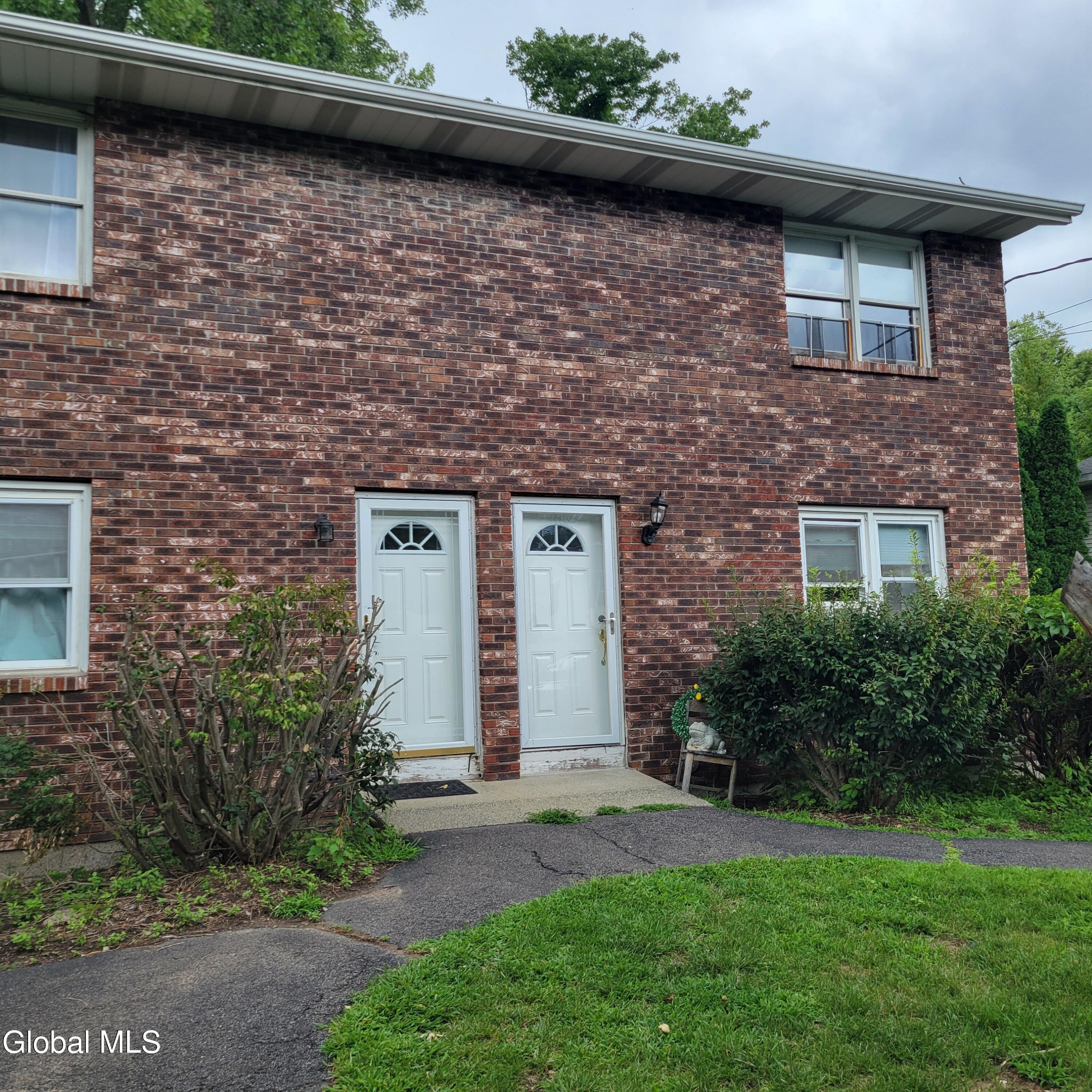 17 Henry Street Guilderland NY 12203