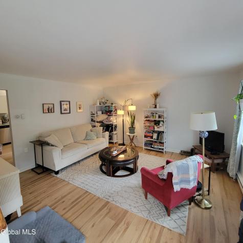 17 Henry Street Guilderland NY 12203