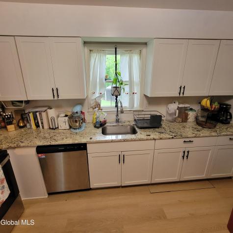 17 Henry Street Guilderland NY 12203