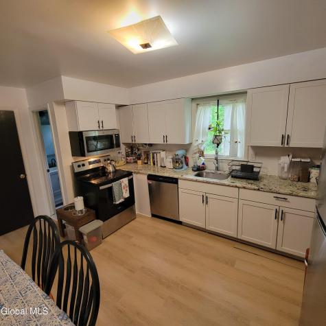 17 Henry Street Guilderland NY 12203