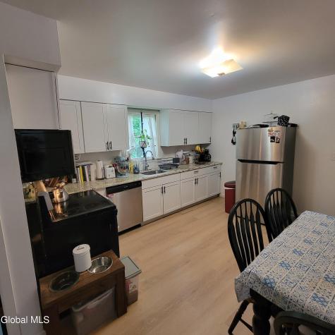17 Henry Street Guilderland NY 12203
