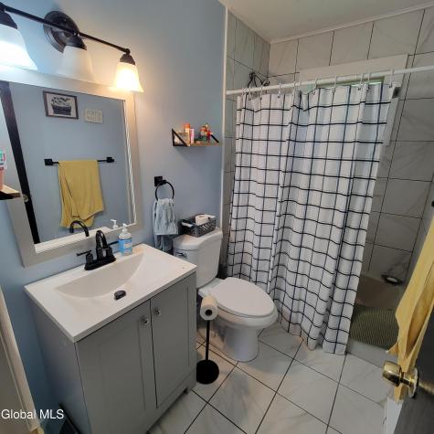 17 Henry Street Guilderland NY 12203