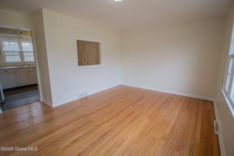 27 Hanifin Avenue Colonie NY 12205