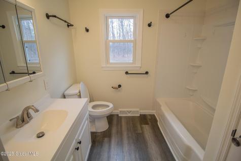 27 Hanifin Avenue Colonie NY 12205