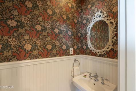 292 Lake Avenue Saratoga Springs NY 12866