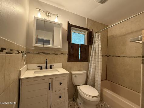 5 Dowling Road Albany NY 12205