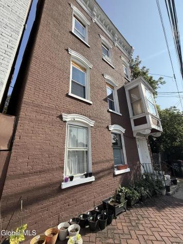 486 4th Street Troy NY 12180