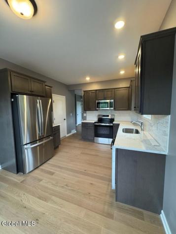 471 B Grooms Road Clifton Park NY 12065