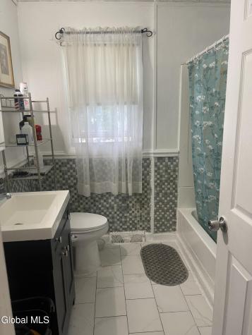 21 Ridgecrest Avenue Latham NY 12110