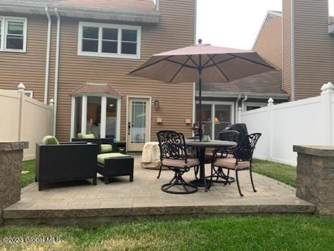 39 Grant Hill Court Clifton Park NY 12065