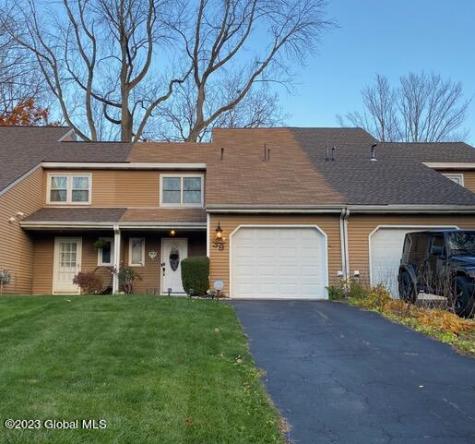 39 Grant Hill Court Clifton Park NY 12065