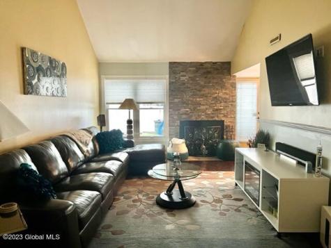 39 Grant Hill Court Clifton Park NY 12065