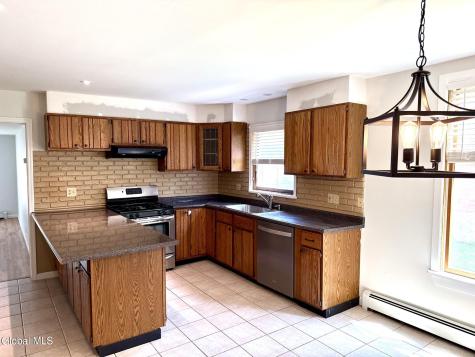 105 Van Dam Street Saratoga Springs NY 12866
