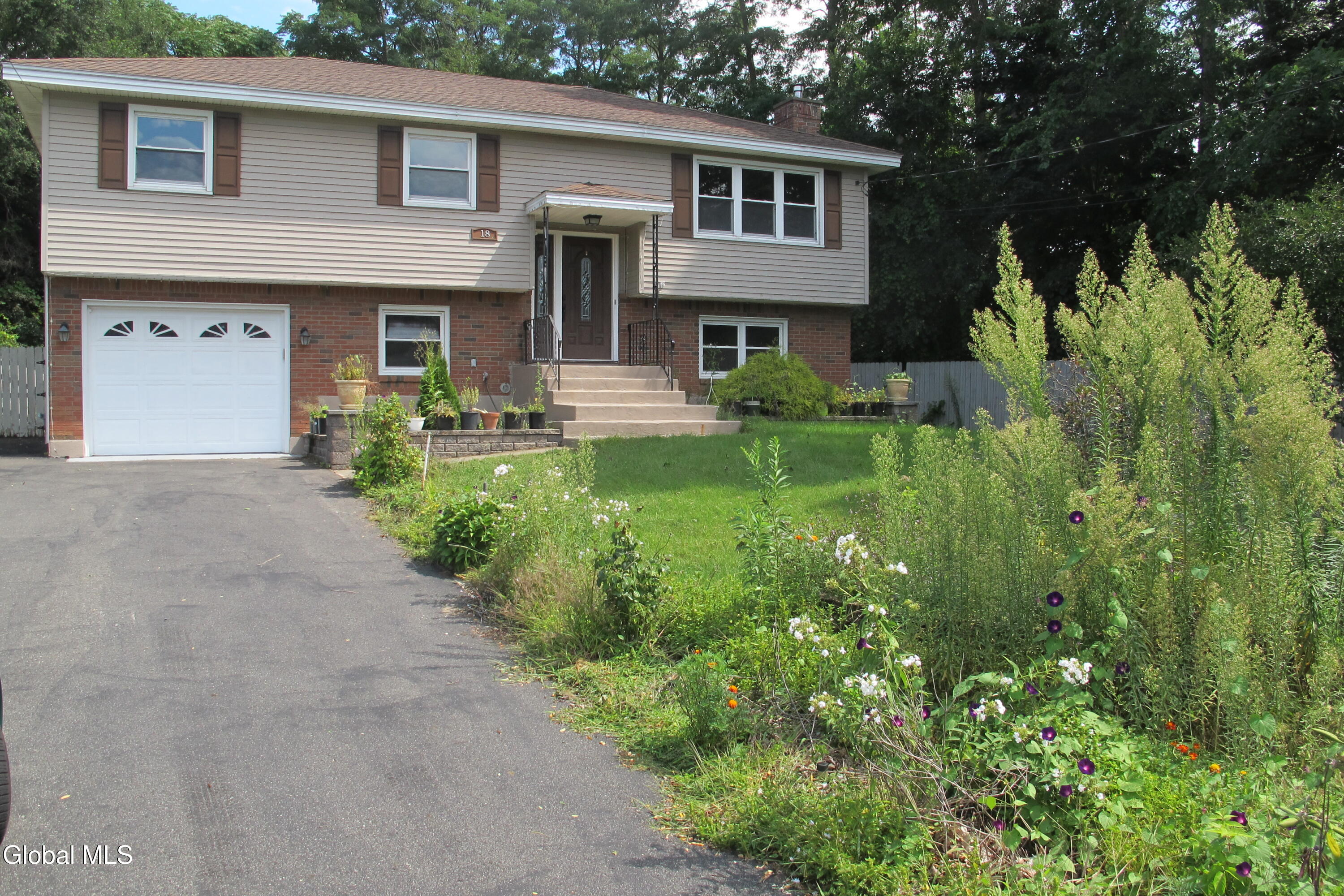 18 Ethel Drive Loudonville NY 12211