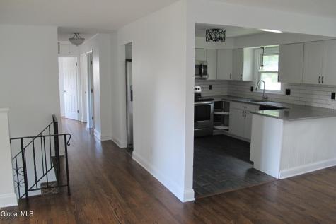 18 Ethel Drive Loudonville NY 12211
