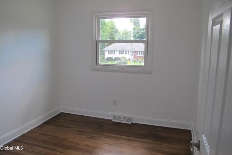 18 Ethel Drive Loudonville NY 12211