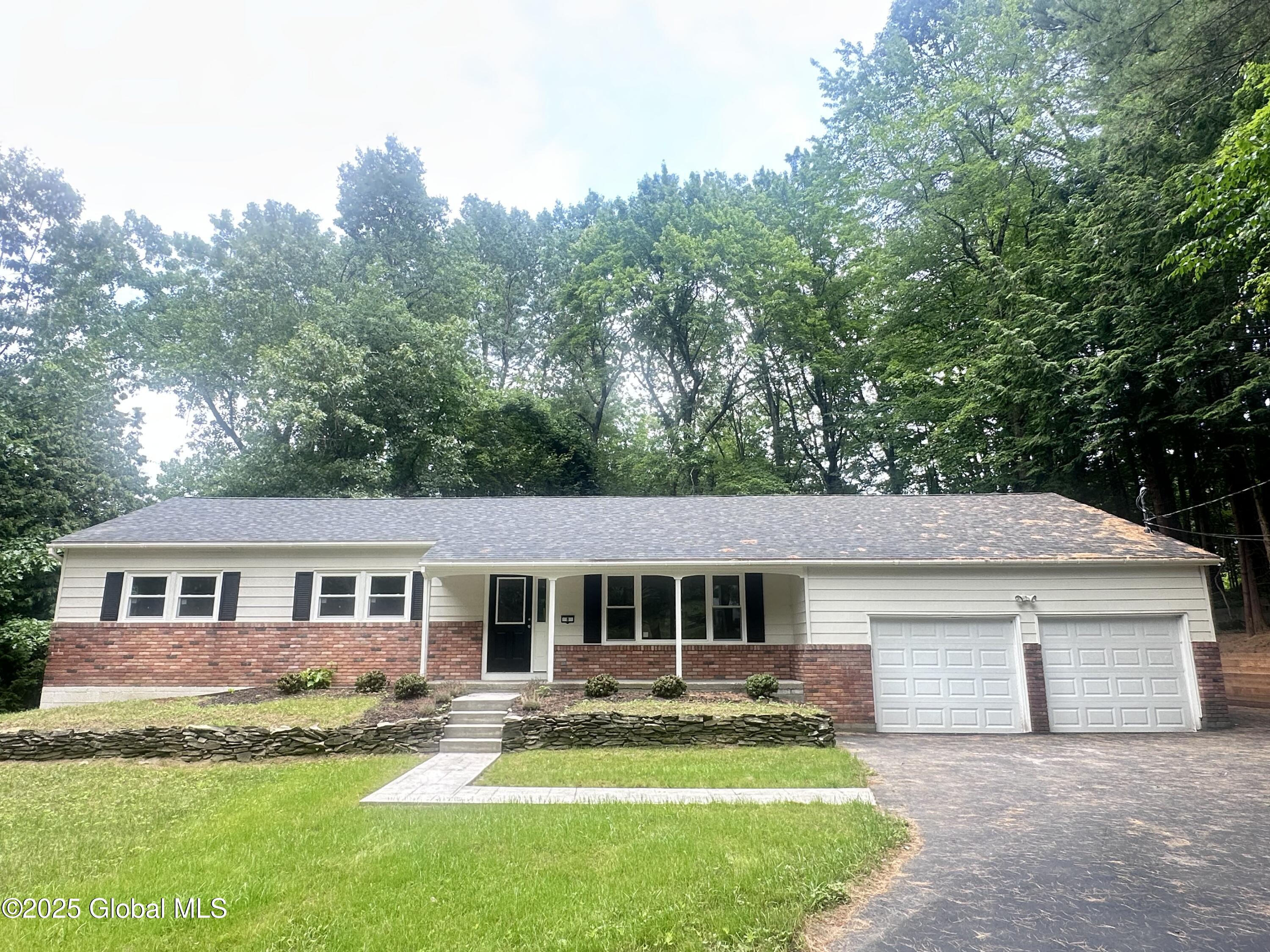 8 N Hill Drive Ballston Lake NY 12019
