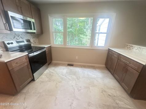 8 N Hill Drive Ballston Lake NY 12019