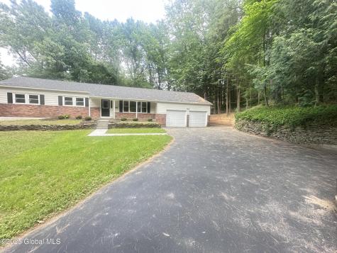8 N Hill Drive Ballston Lake NY 12019
