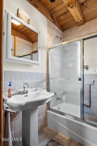 27 Holly Lane Queensbury NY 12845