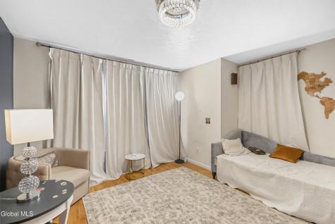 31 Berkshire Drive Colonie NY 12205