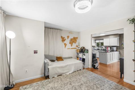 31 Berkshire Drive Colonie NY 12205