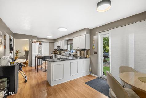 31 Berkshire Drive Colonie NY 12205