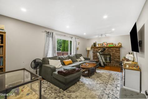 31 Berkshire Drive Colonie NY 12205