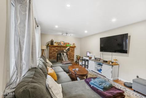 31 Berkshire Drive Colonie NY 12205