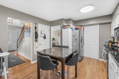 31 Berkshire Drive Colonie NY 12205