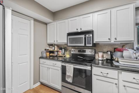 31 Berkshire Drive Colonie NY 12205